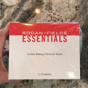 Rodan + Fields: Instant Makeup Remover Wipes